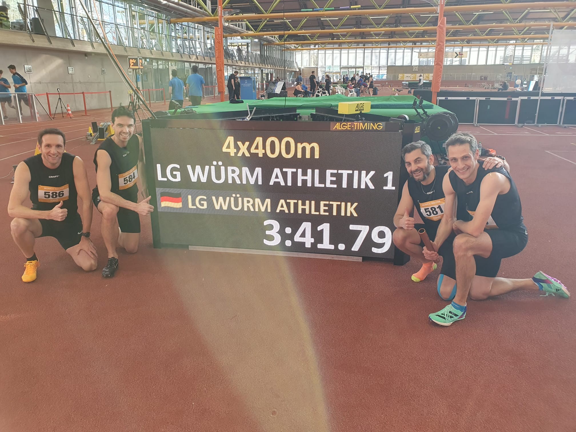 4x400 Staffel M40: v.l.n.r. Patrick Jenning, Florian Popella, Thomas Holzmann, Sebastian Kleiner